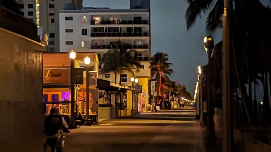 MIA_2023-08-10 05-44-49_PXL_20230810_094449803.NIGHT